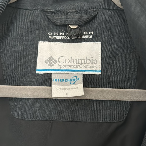 Columbia Waterproof Jacket - Picture 3 of 5